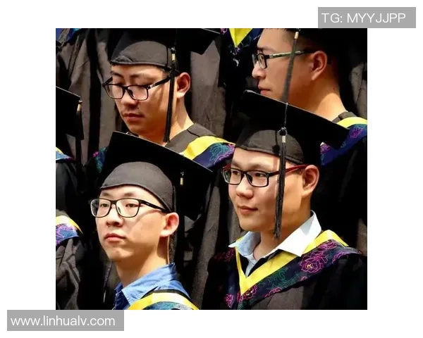 足球明星意外收获珍贵礼物感动全场瞬间成为经典回忆